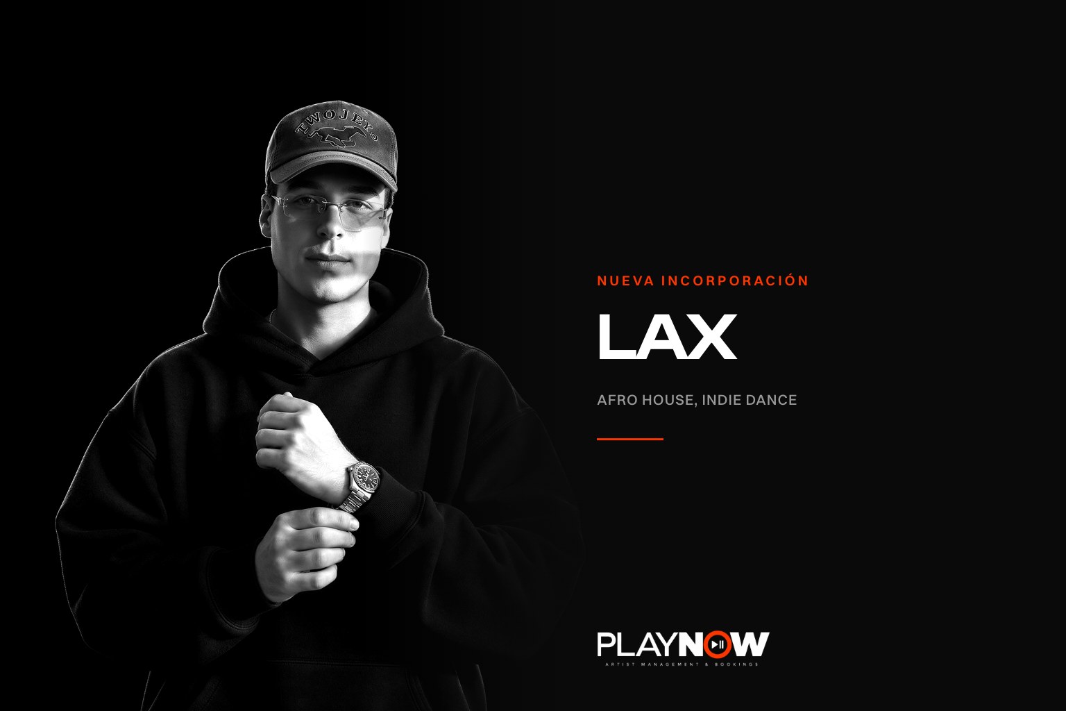 LAX, DJ y productor de afro house e indie dance, retrato en blanco y negro para PLAYNOW